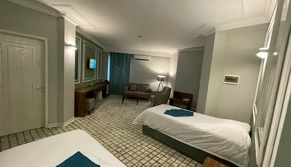 هتل ققنوس کیش